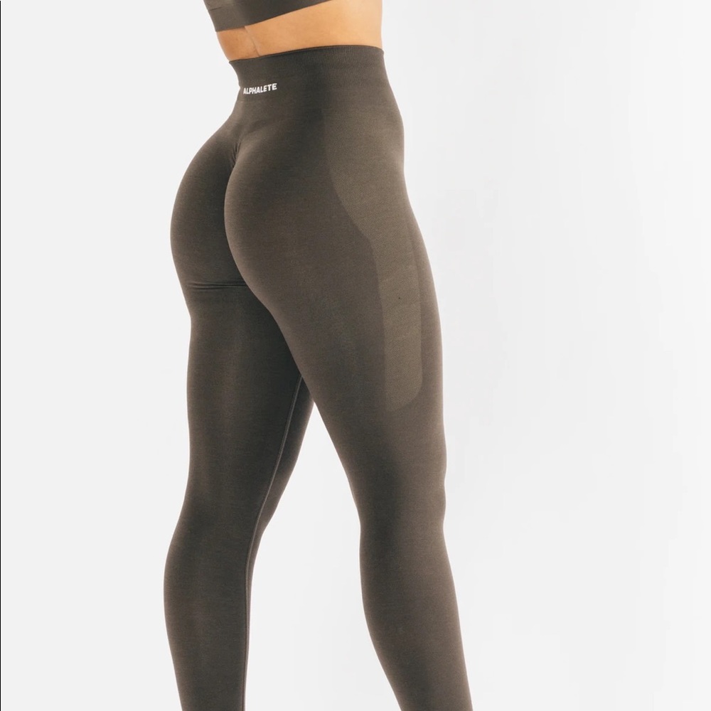 Alphalete Amplify leggings. Mocha. Size M. Gently worn.